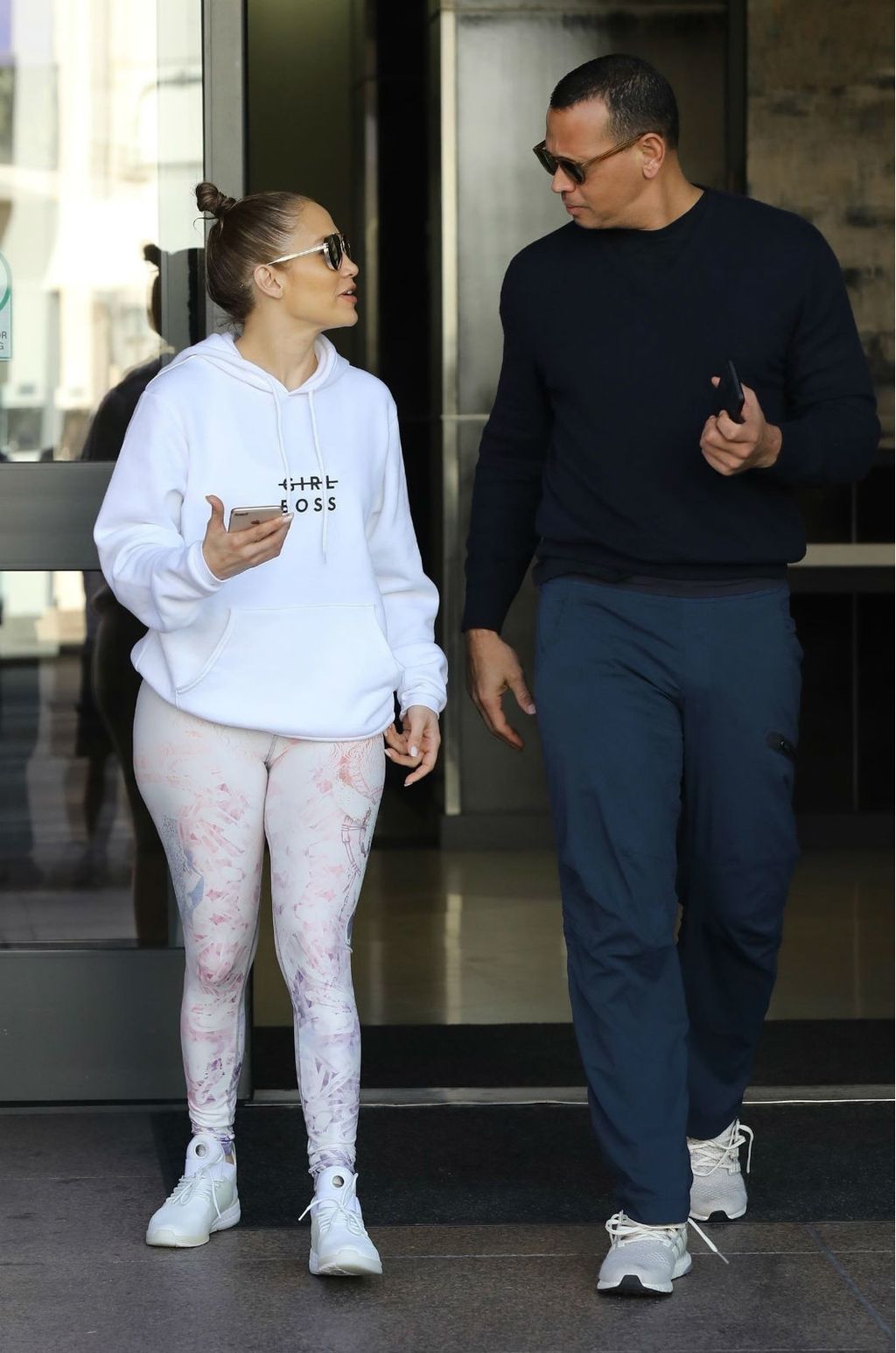 Jennifer Lopez u bijelim tajicama