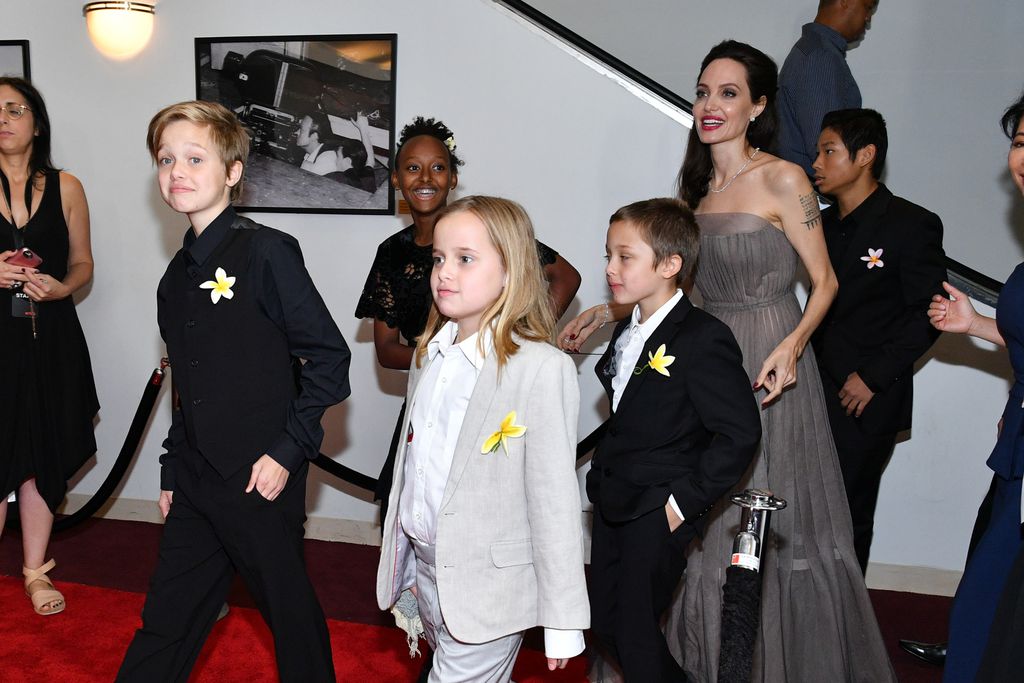 Angelina Jolie s djecom (FOTO: Getty)