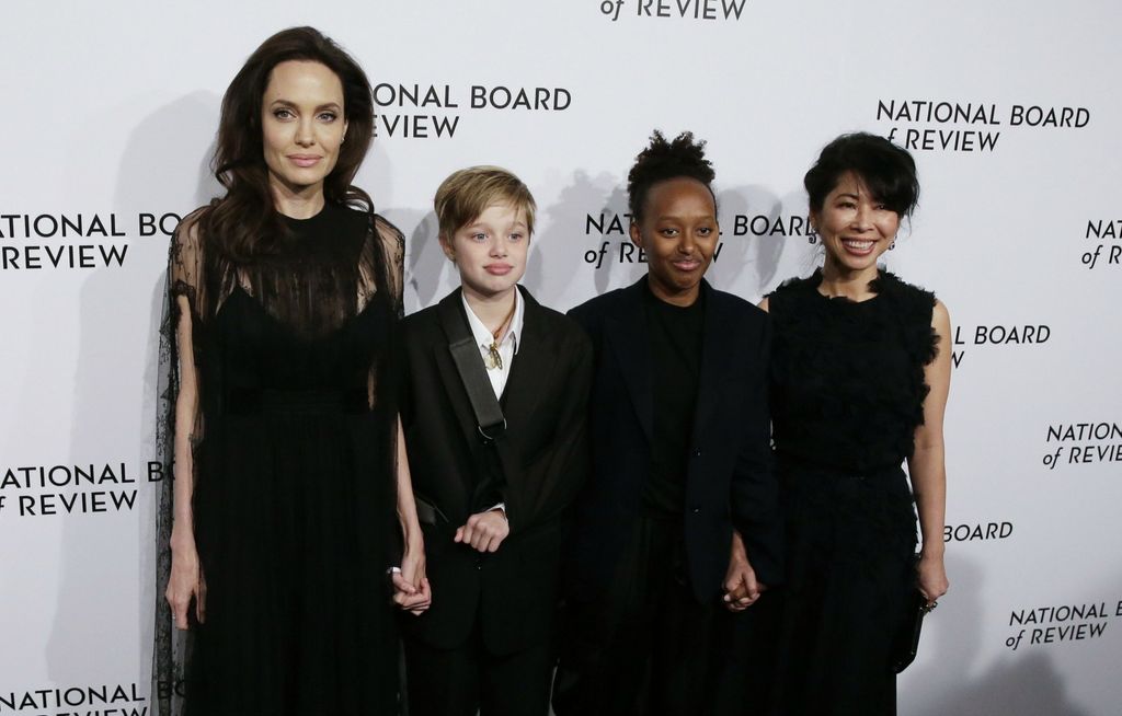 Angelina, Shiloh i Zahara na gala večeri - 2