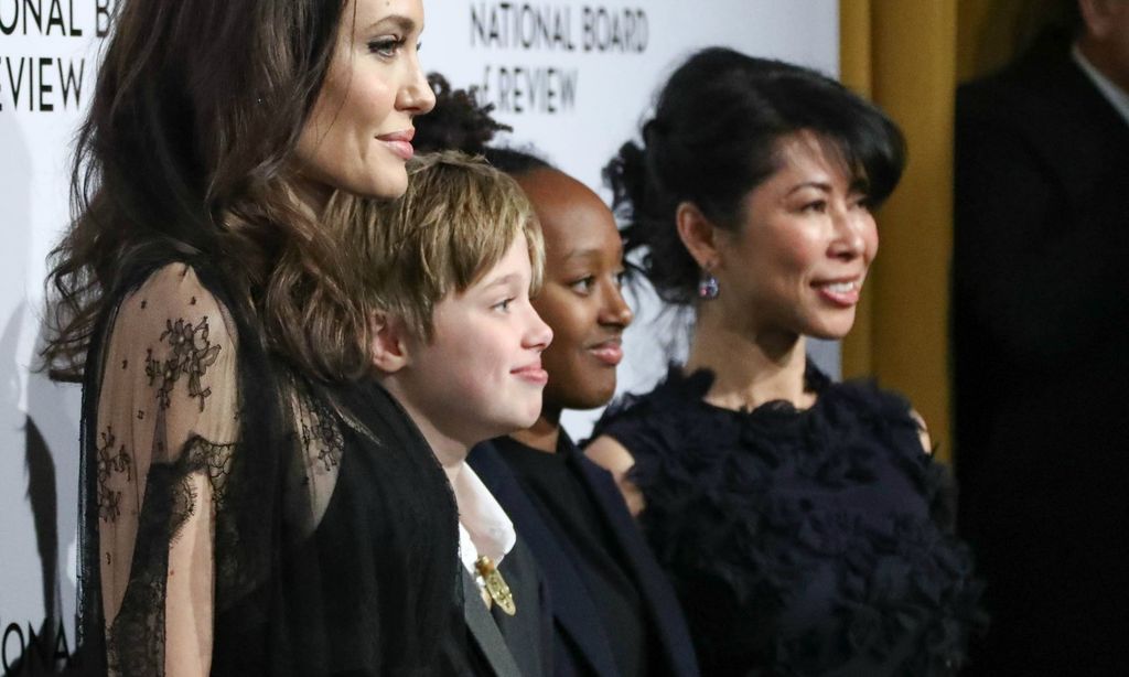 Angelina, Shiloh i Zahara na gala večeri - 4