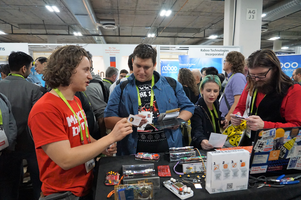 Albert Gajšak i MAKERbuino (Foto: Privatna arhiva)