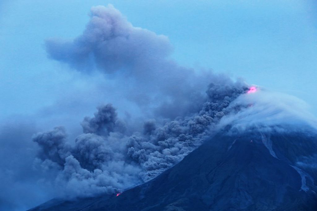 Budi se vulkan Mayon (Foto: AFP)