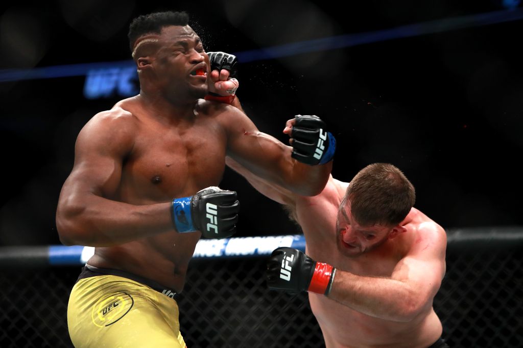 Stipe Miočić i Francis Ngannou (Foto: AFP)