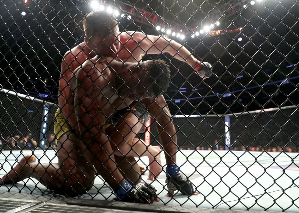 Stipe Miočić i Francis Ngannou (Foto: AFP)