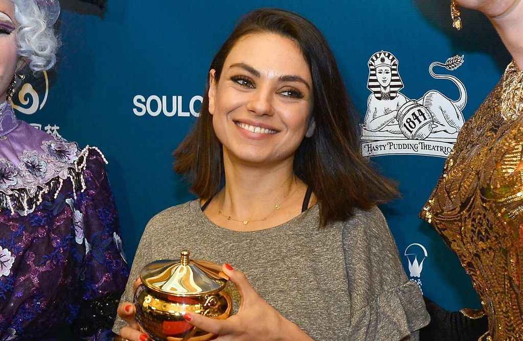 Mila Kunis na dodjeli nagrade društva Hasty Pudding Theatricals - 3