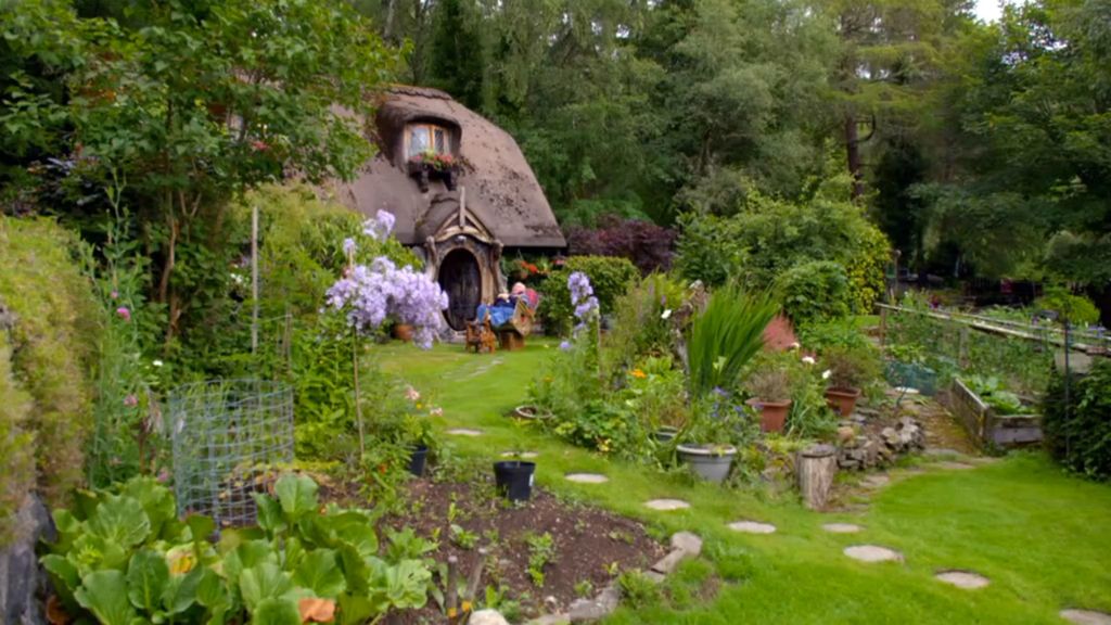 Prava 'Hobit' kućica u kojoj živi umirovljenik Stuart Grant