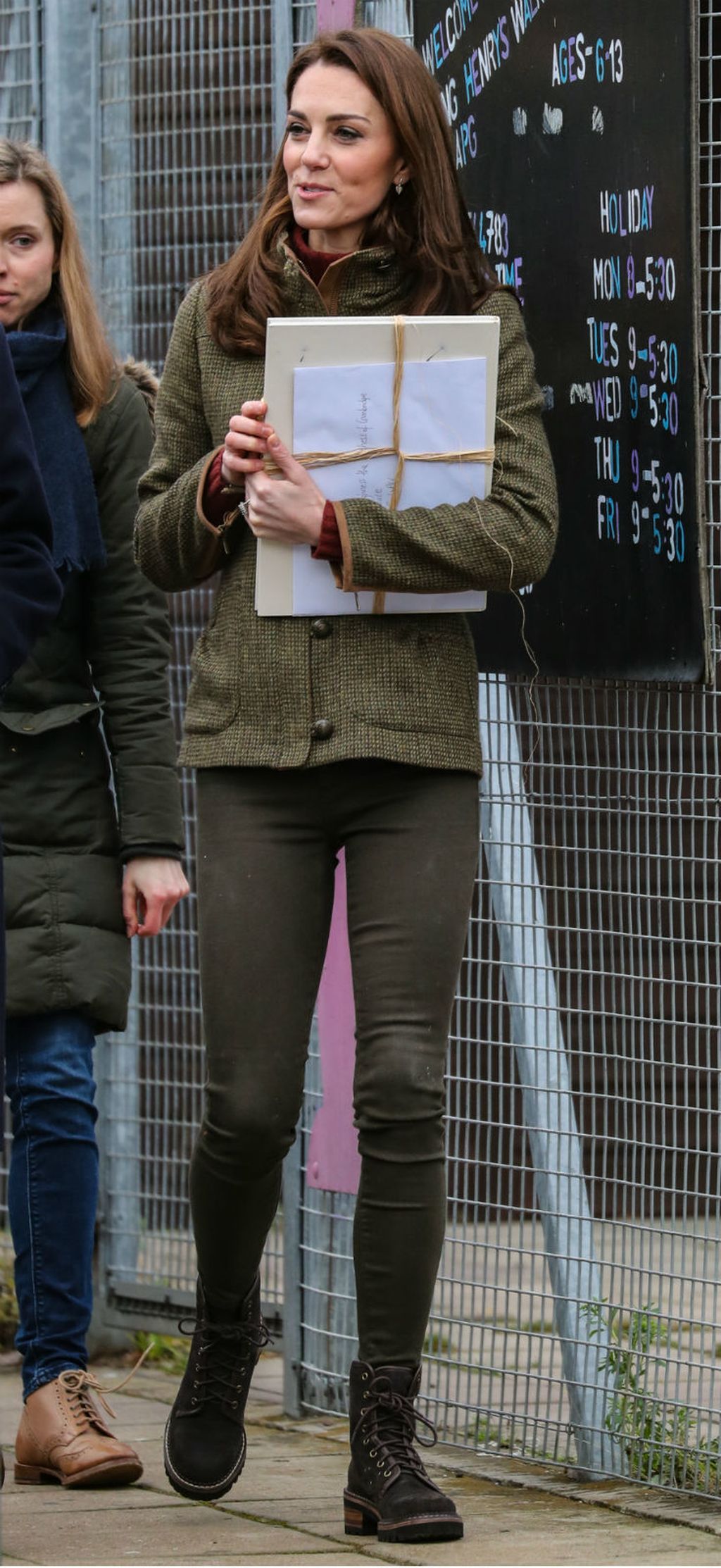 Catherine Middleton u gležnjačama za dugo hodanje - 4