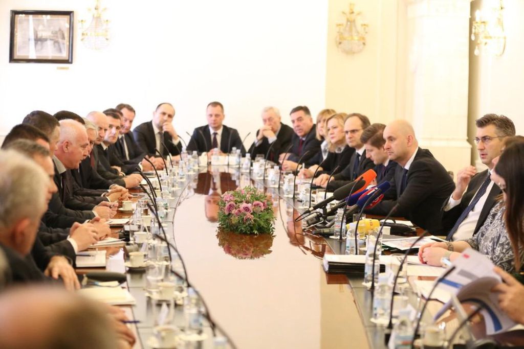 Sa sastanka premijera sa županima (Foto: Dnevnik.hr)