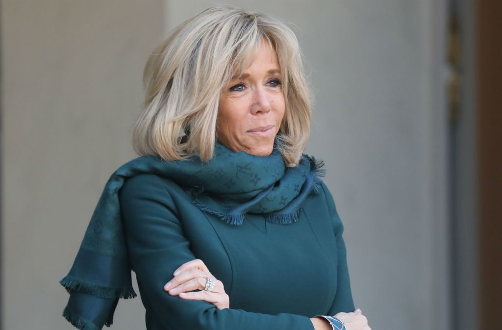 Brigitte Macron u mini haljini i vrtoglavim štiklama - 3