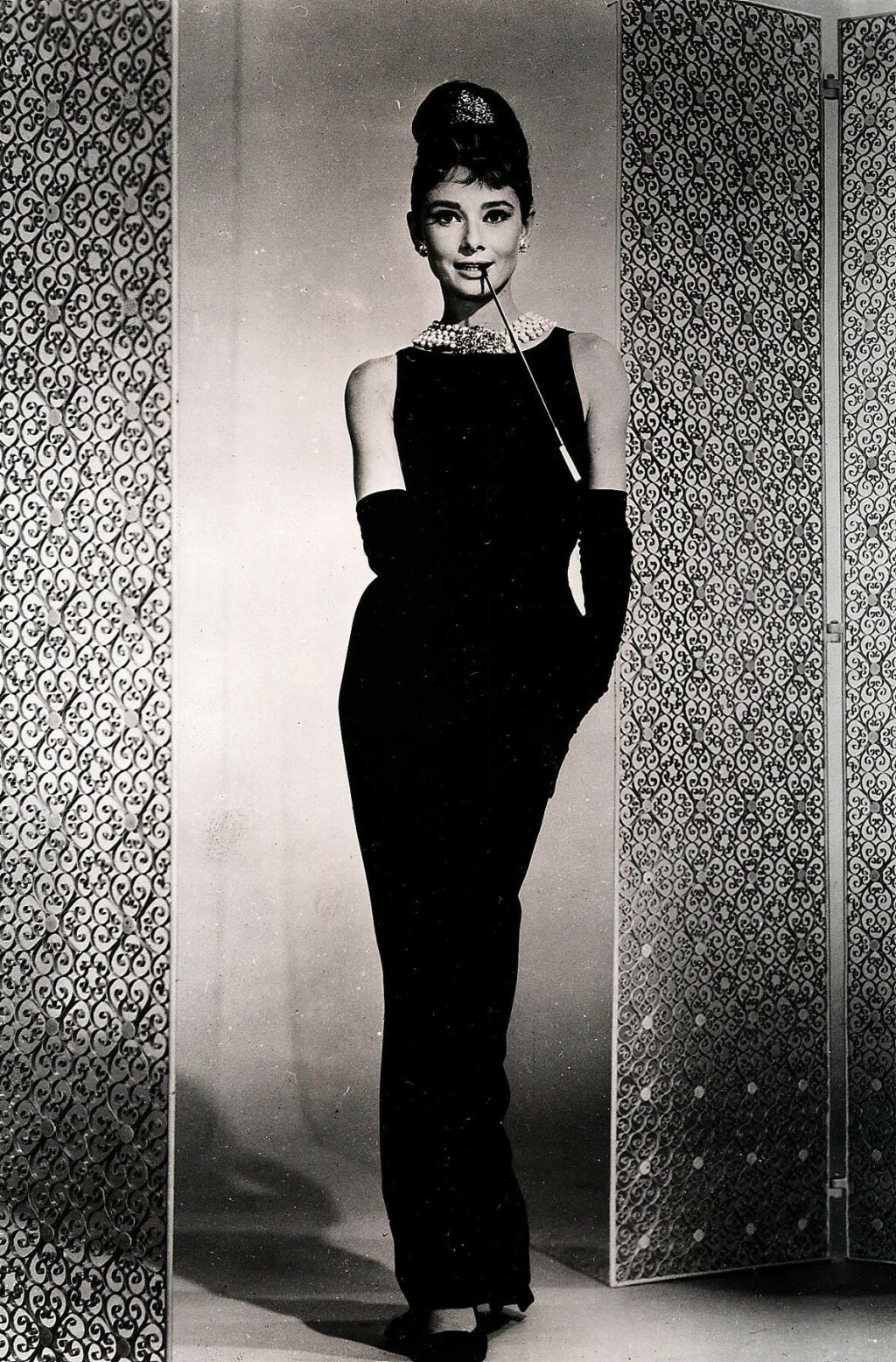 Izabel Kovačić kao Audrey Hepburn u filmu 