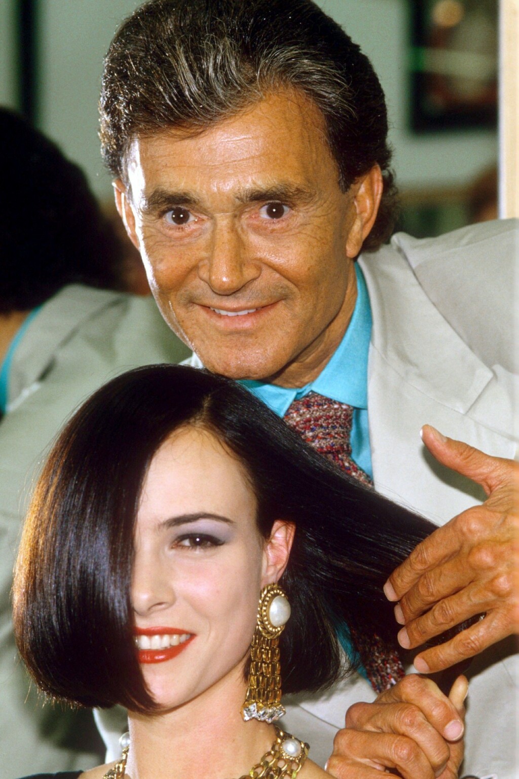 Vidal Sassoon 1988. sa svojim modelom