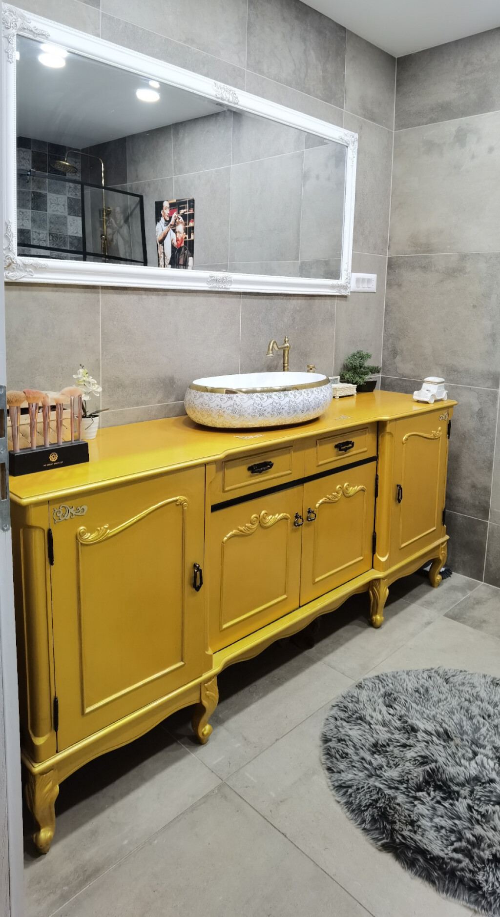 Par iz Osijeka preuredio je staru, drvenu komodu i stavio je u kupaonicu - 5