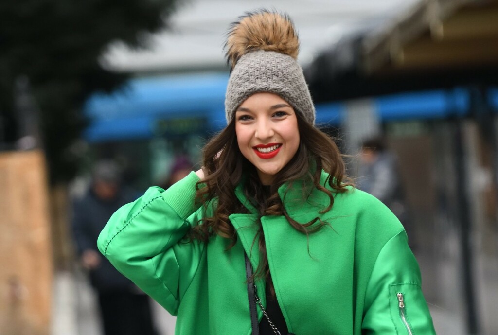 Zagrebačko street style izdanje u zelenom kaputu - 3