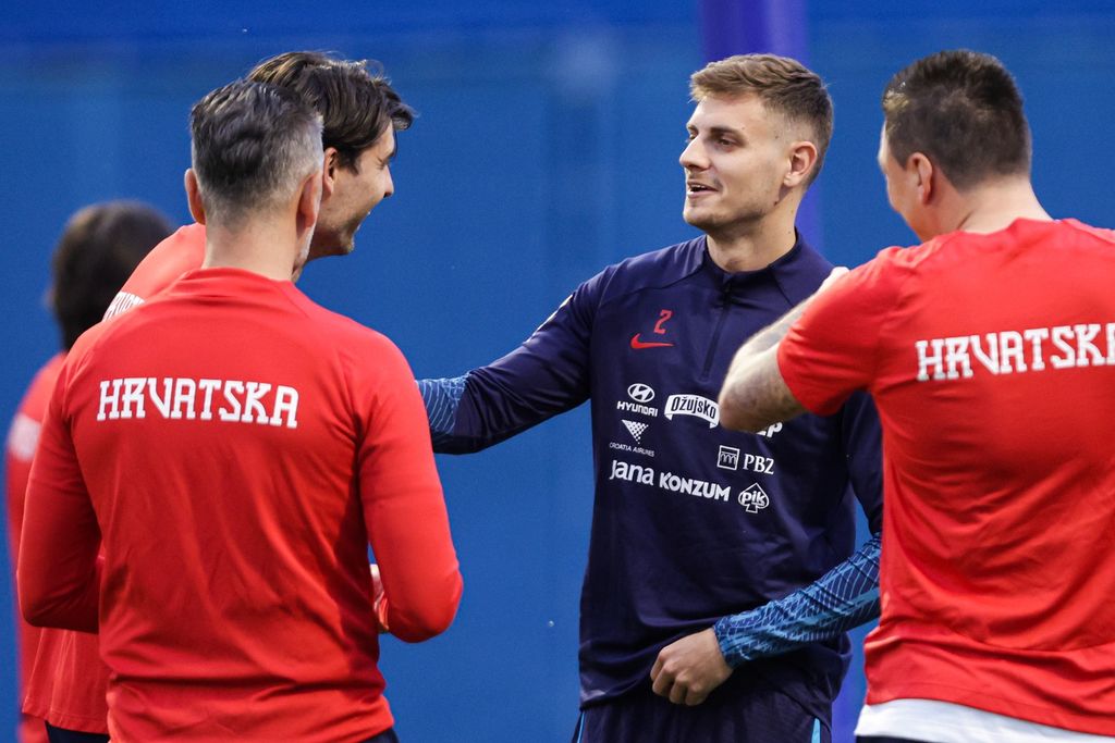 Josip Stanišić - 1