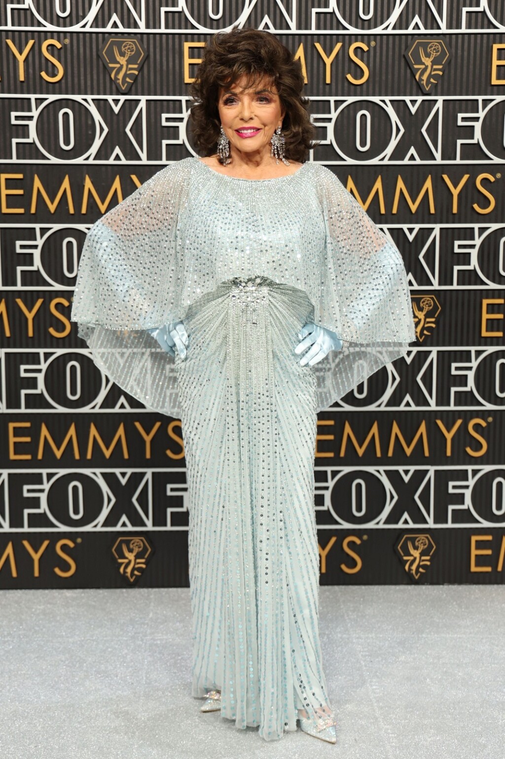 Dama Joan Collins na Emmyjima 2024. godine - 1