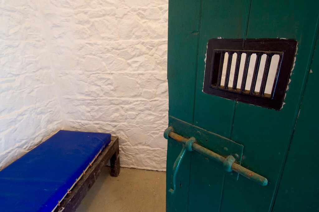 Zatvor na Sarku ima samo dvije ćelije bez prozora