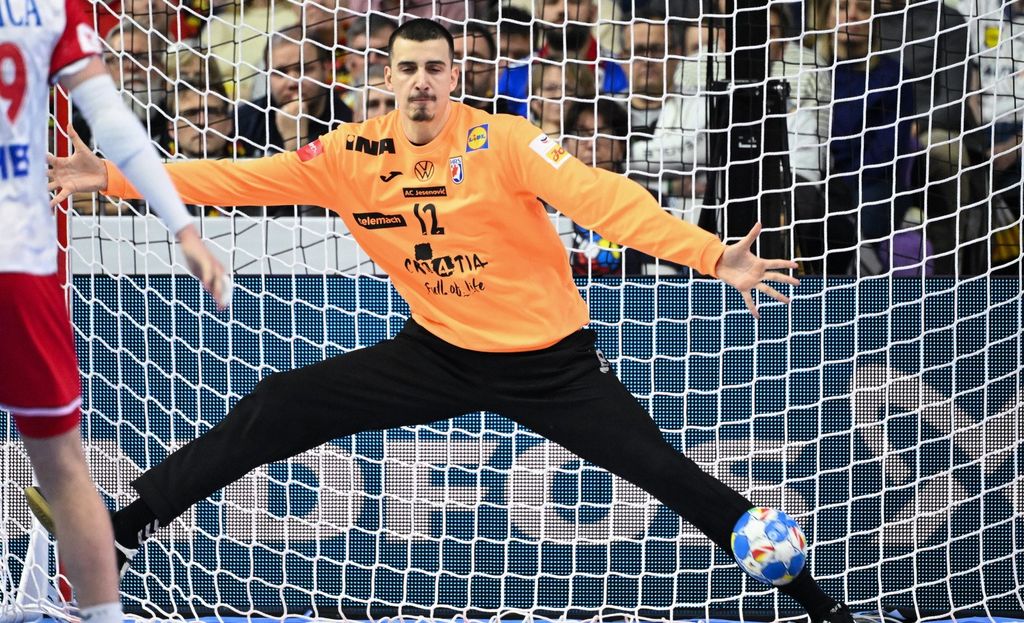 Matej Mandić