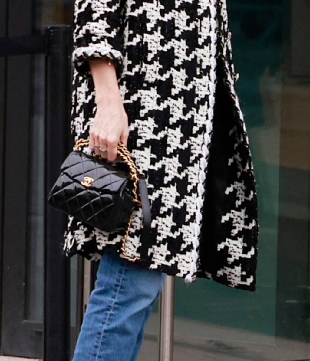 Charlotte Casiraghi nosi klasičnu Chanelovu mini torbicu