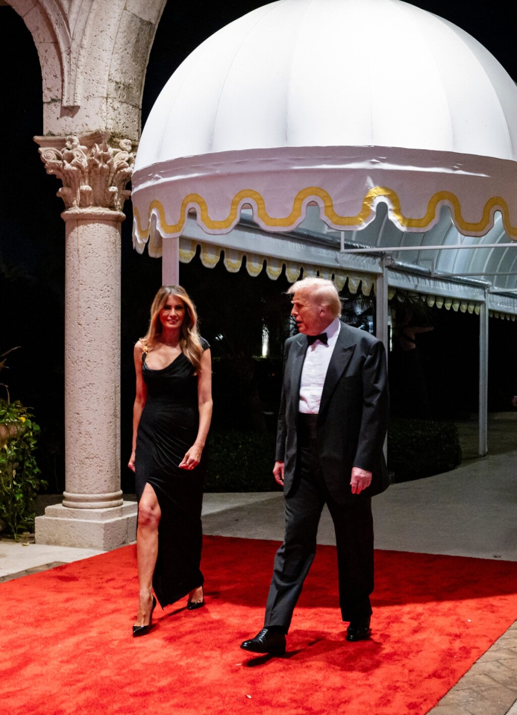 Melania Trump u crnoj haljini na dočeku nove godine