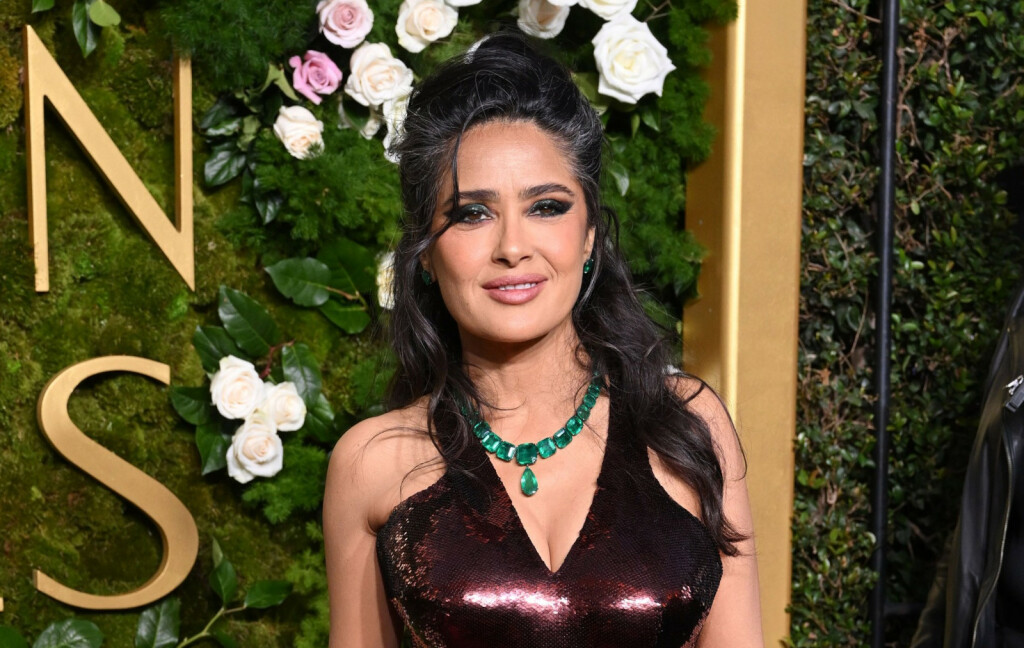 Salma Hayek sa sijedom kosom na 82. dodjeli nagrade Zlatni globus - 5