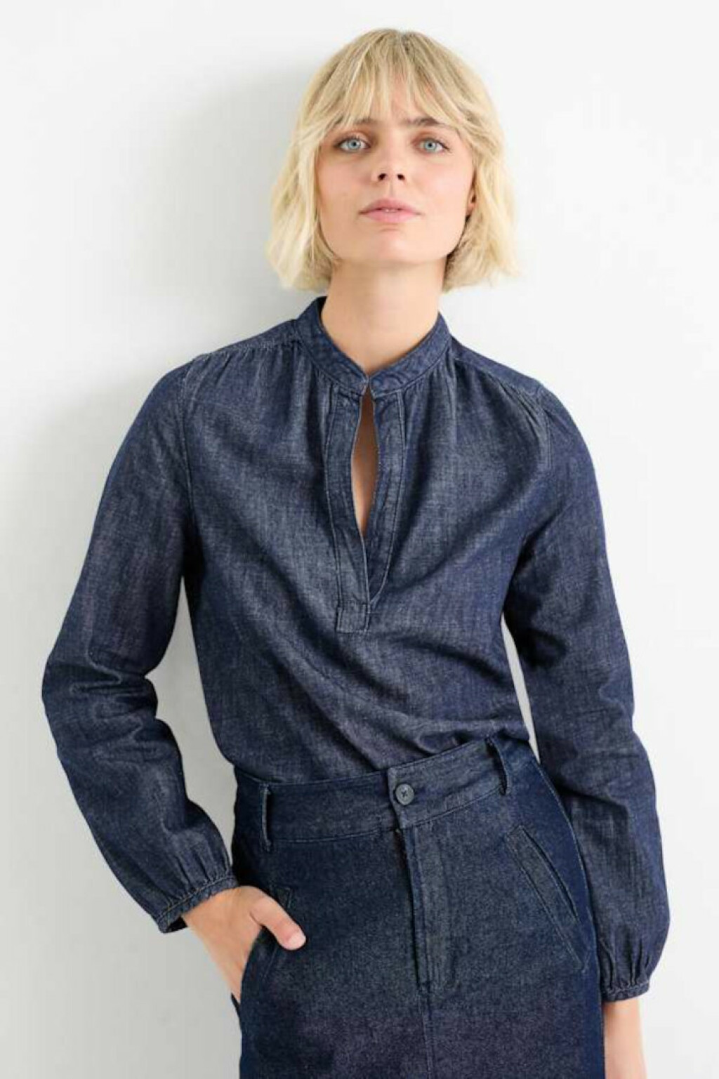 C&A bluza, snižena cijena 19,99 eura (cijena prije sniženja 29,99 eura)