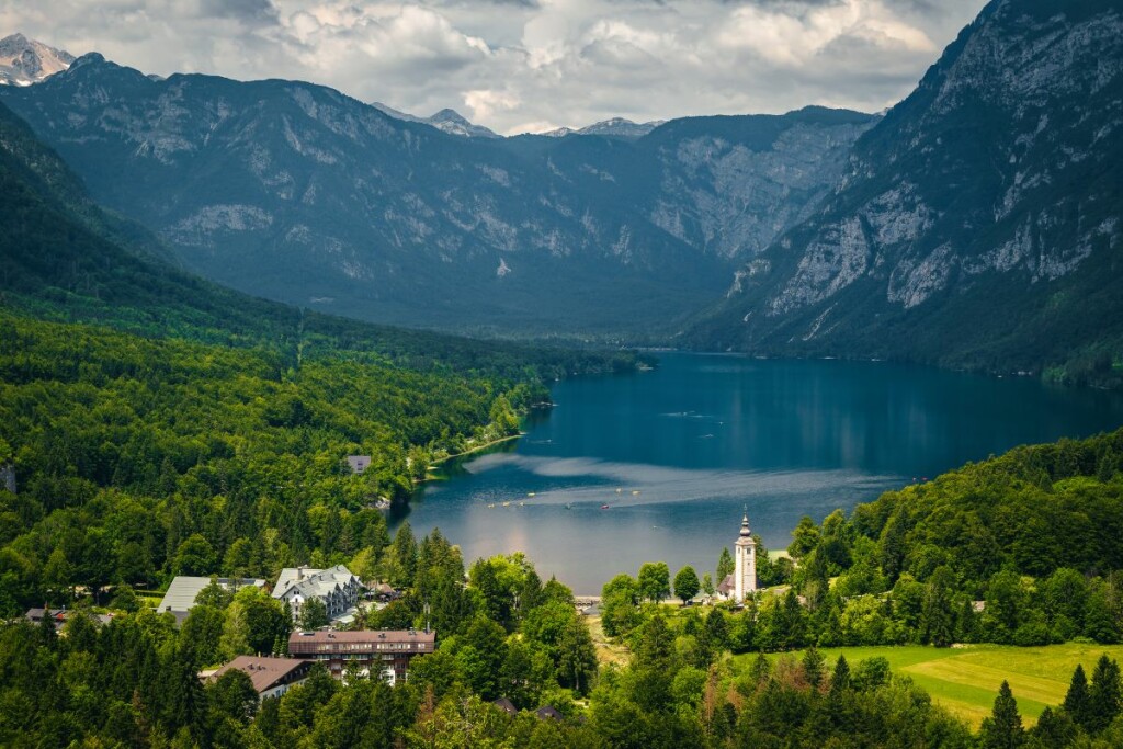 Jezero Bohinj nudi mnoštvo mogućnosti