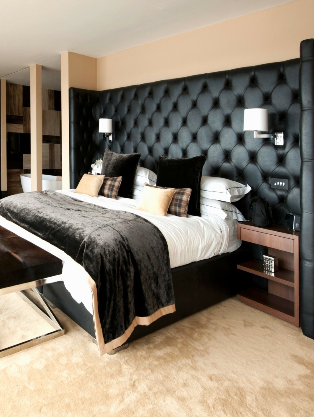 Crna boja u uređenju spavaće sobe - 3