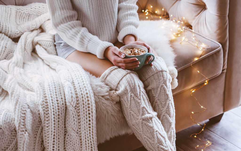 Ušuškati se u toplu dekicu divan je osjećaj zimi