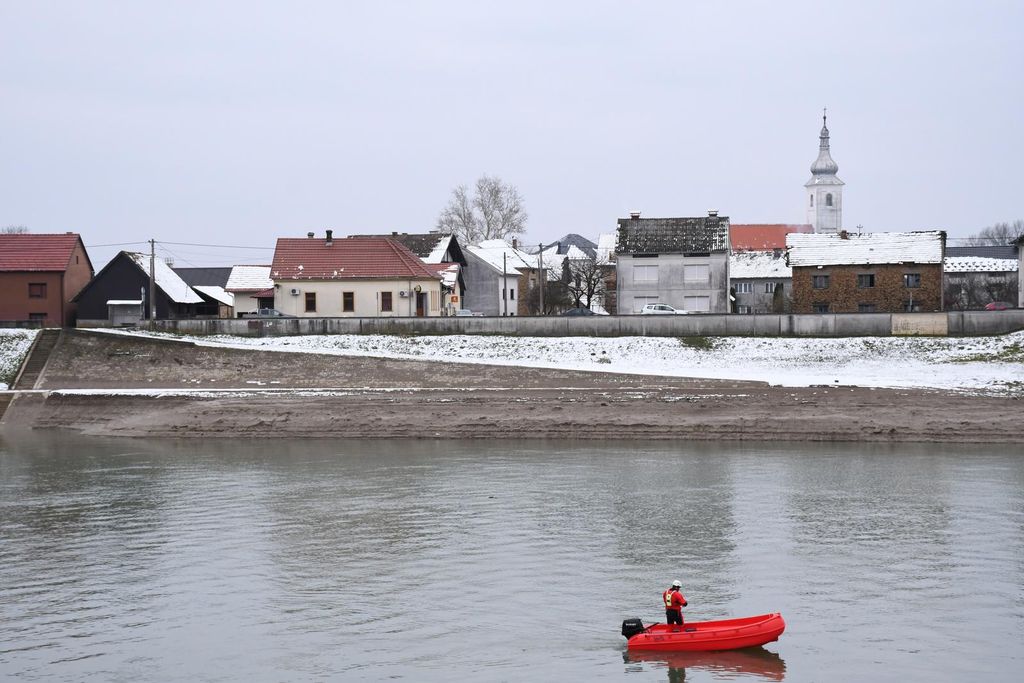 Martinska Ves: Potraga za djevojčicom na Savi - 4