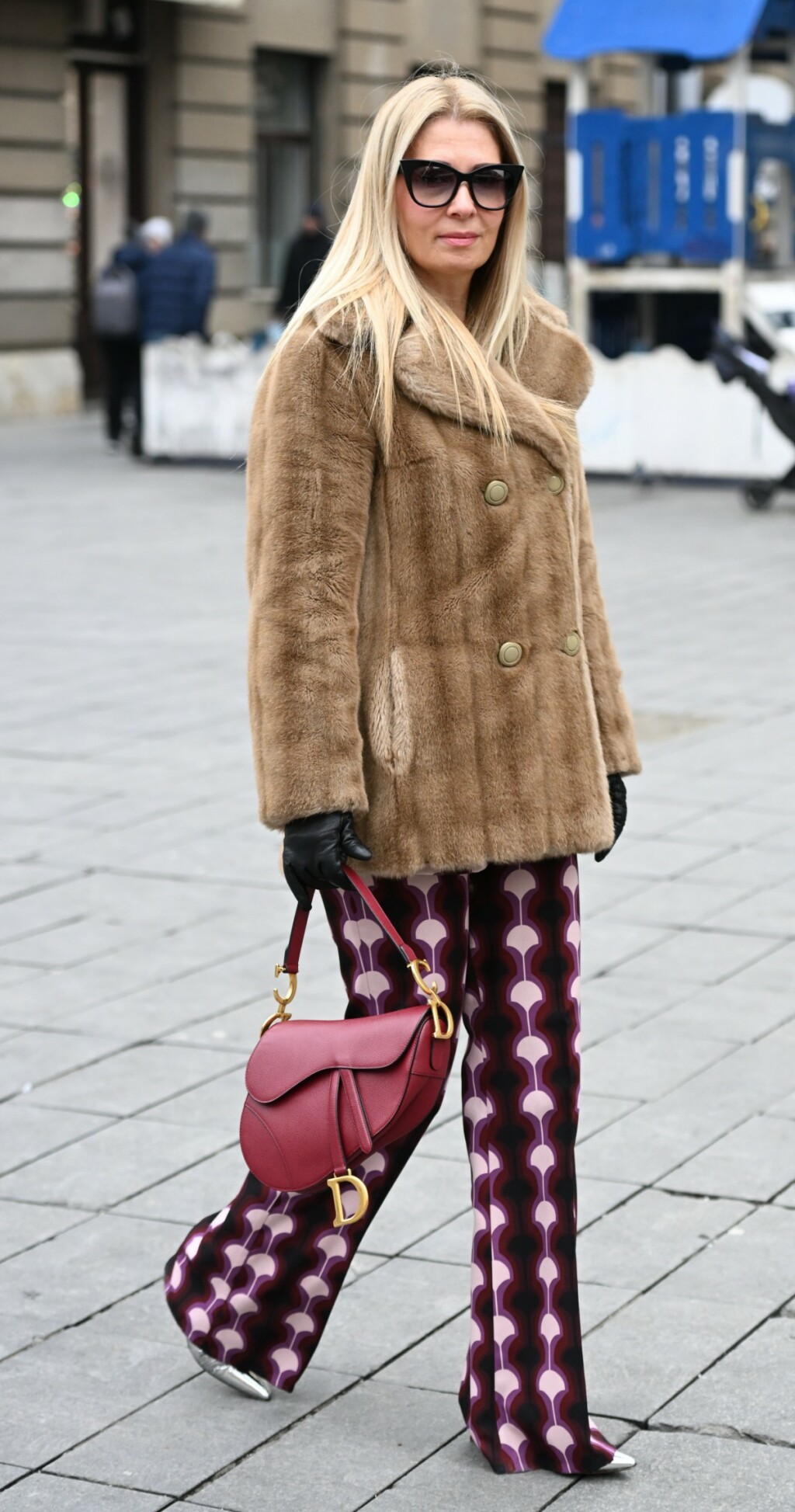 Šetnja Zagrebom u efektnim hlačama