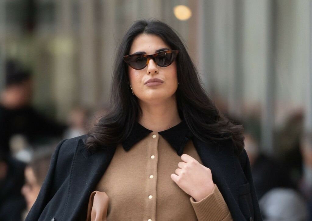 Šetnja Zadrom u mini suknji i visokim čizmama