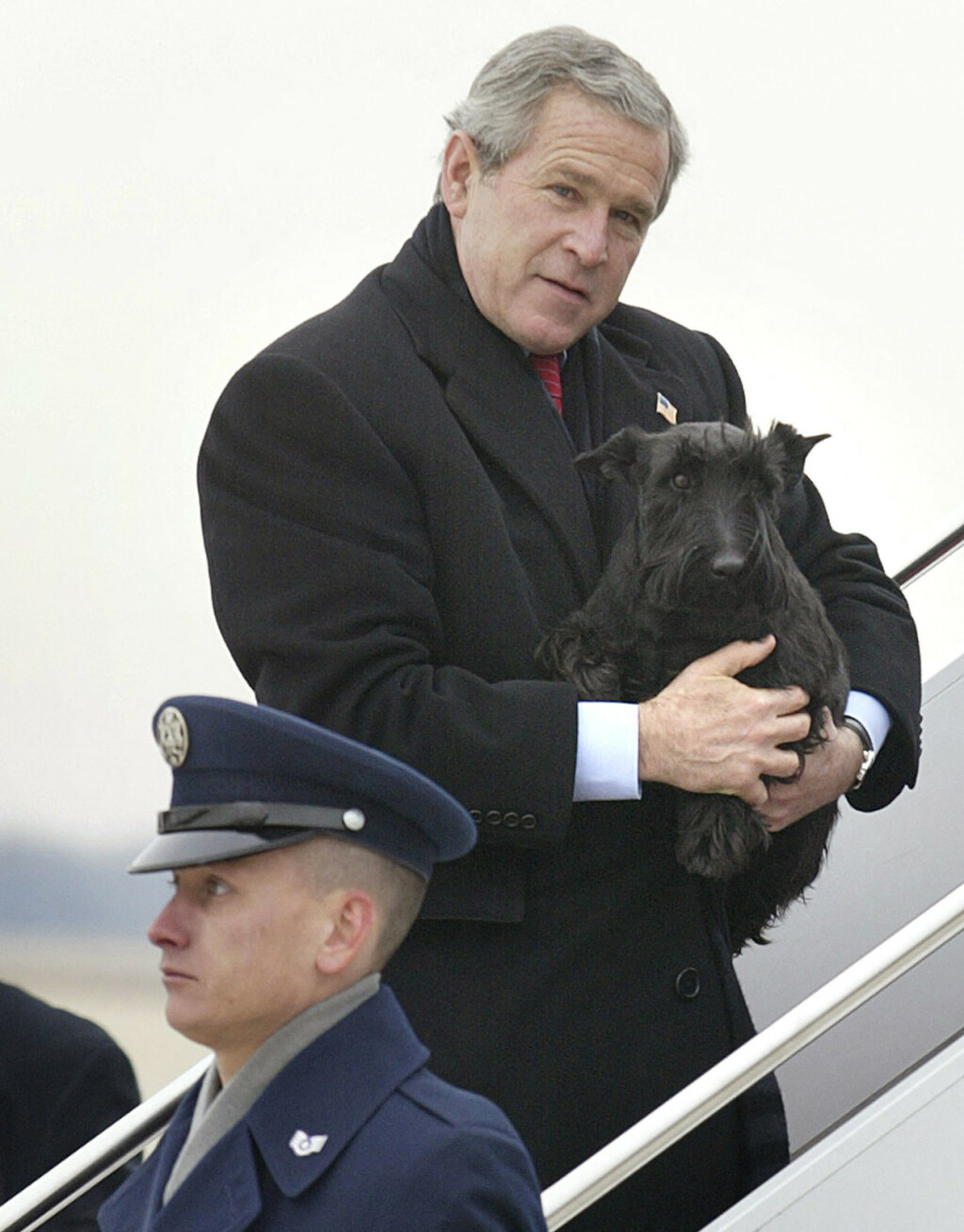 George W. Bush sa svojim psom Barneyjem