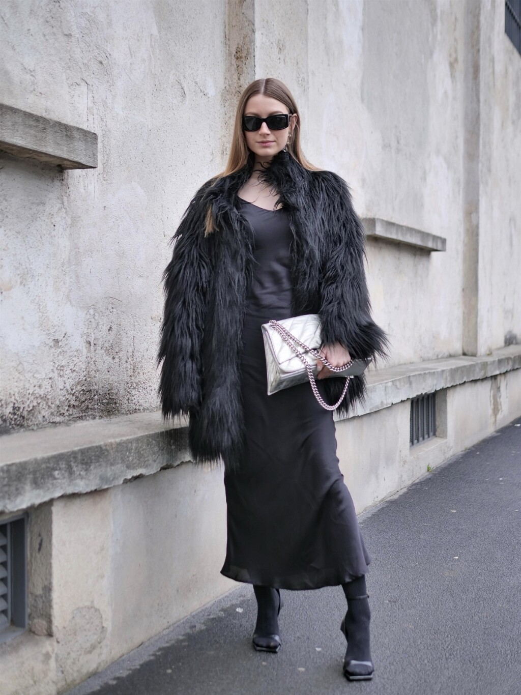 Svilena haljina i bunda