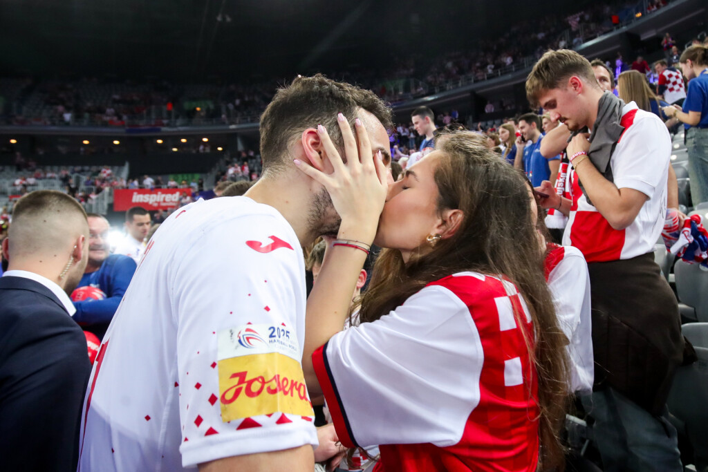 Najdirljivije fotografije naših rukometaša nakon utakmice s Mađarskom - 8