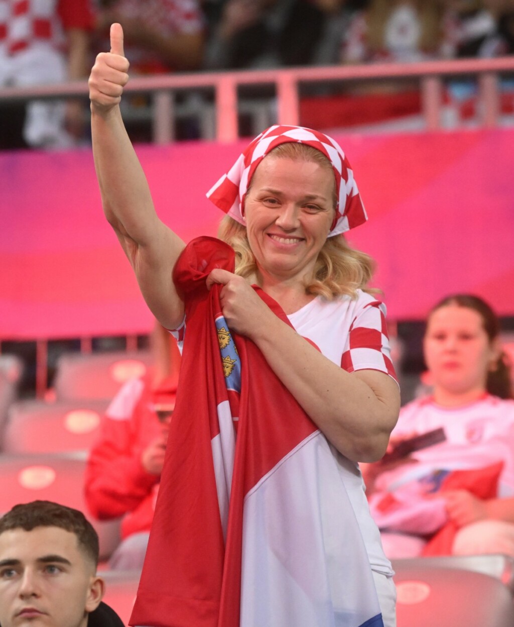 Navijačke kombinacije na polufinalnom dvoboju Hrvatske i Francuske - 1