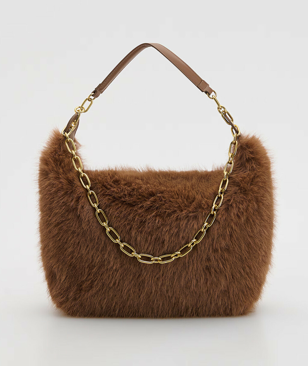 Reserved, snižena cijena 19,99 eura (cijena prije sniženja 35,99 eura)