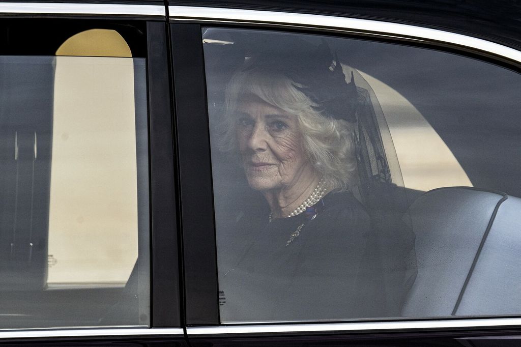 Kraljica Camilla - 5