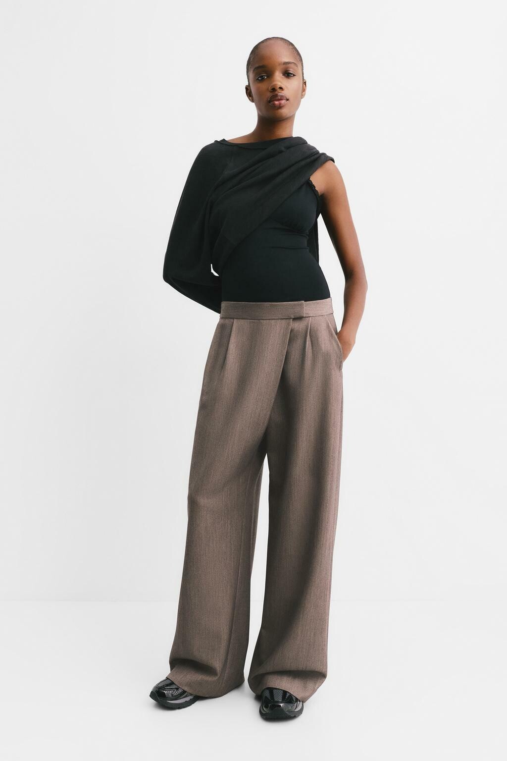 Pull&Bear, snižene s 29,99 na 15,99 eura