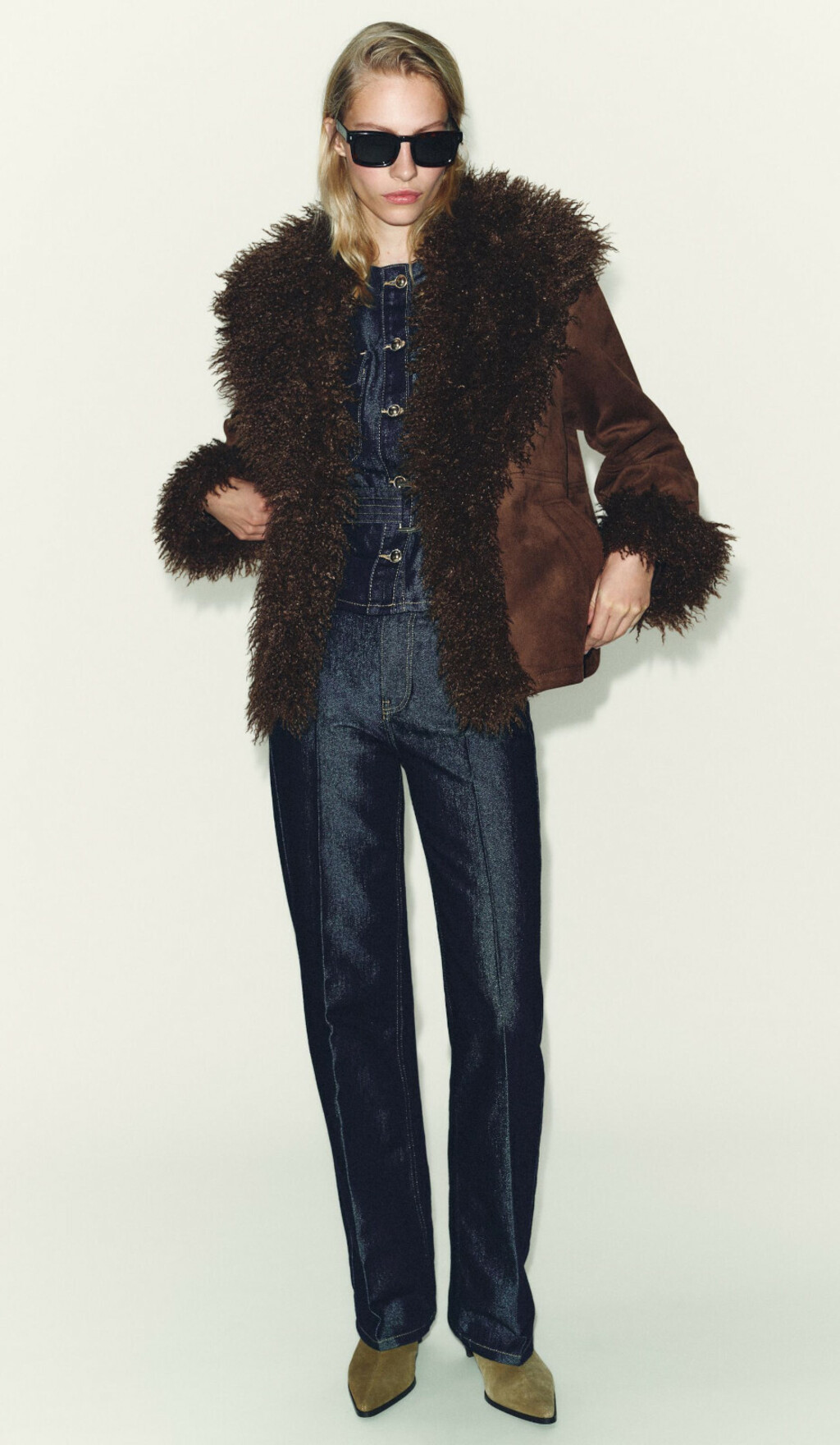 Zara traperice, snižena cijena 19,99 eura (cijena prije sniženja 21,57 eura)