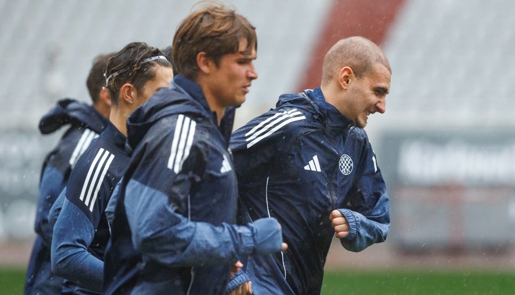 Adrion Pajaziti (desno)