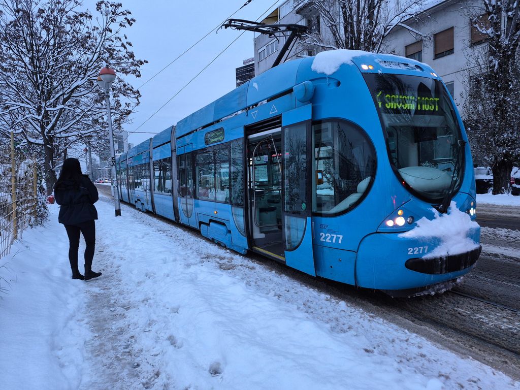Zastoj tramvaja u Savskoj - 3