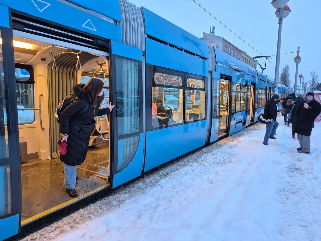 Zastoj tramvaja u Savskoj - 3