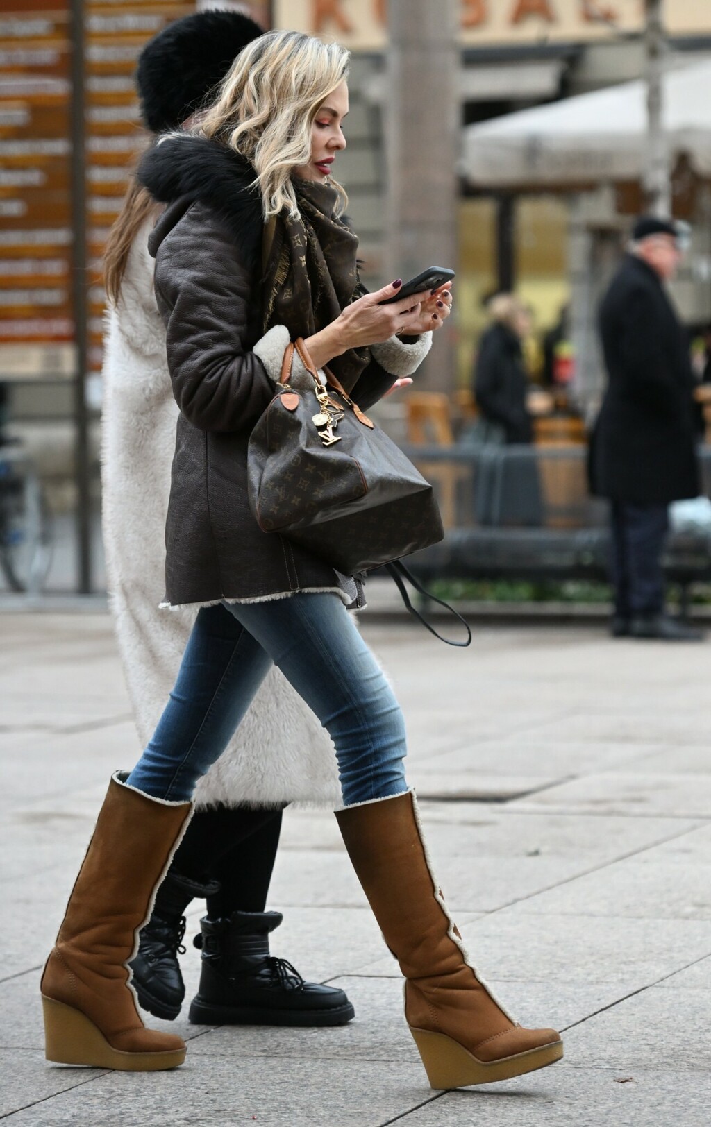 Zgodna dama iz Zagreba u čizmama modne kuće Chloe