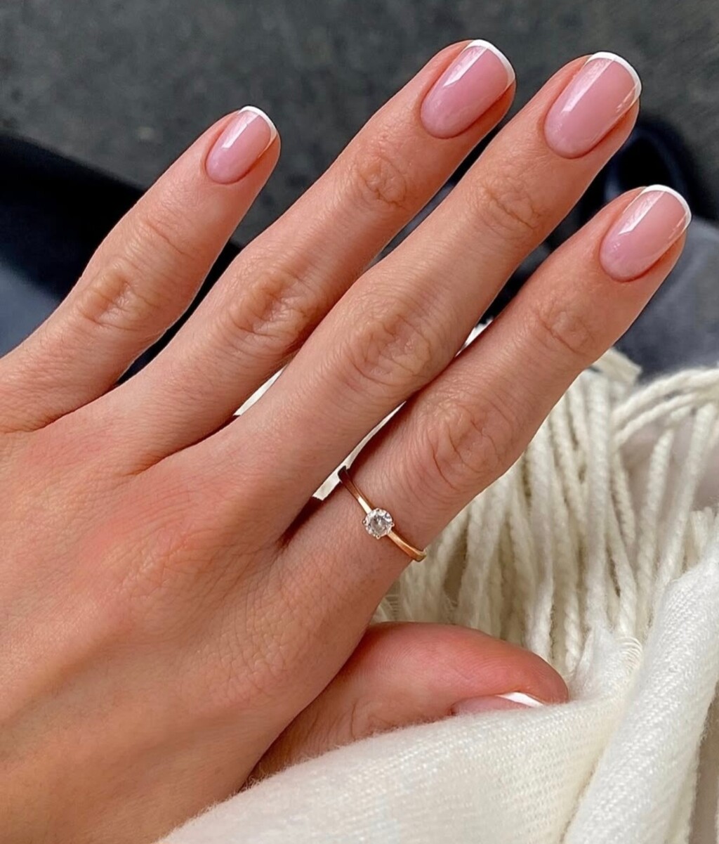 Mini french manikura