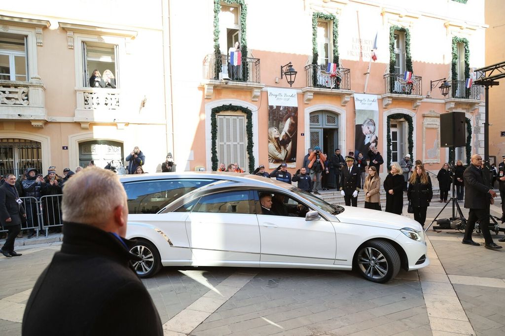 Sprovod Brigitte Bardot - 13