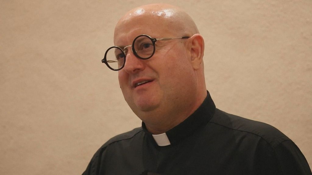 In Magazin: Guilherme Peixoto, svećenik DJ - 10