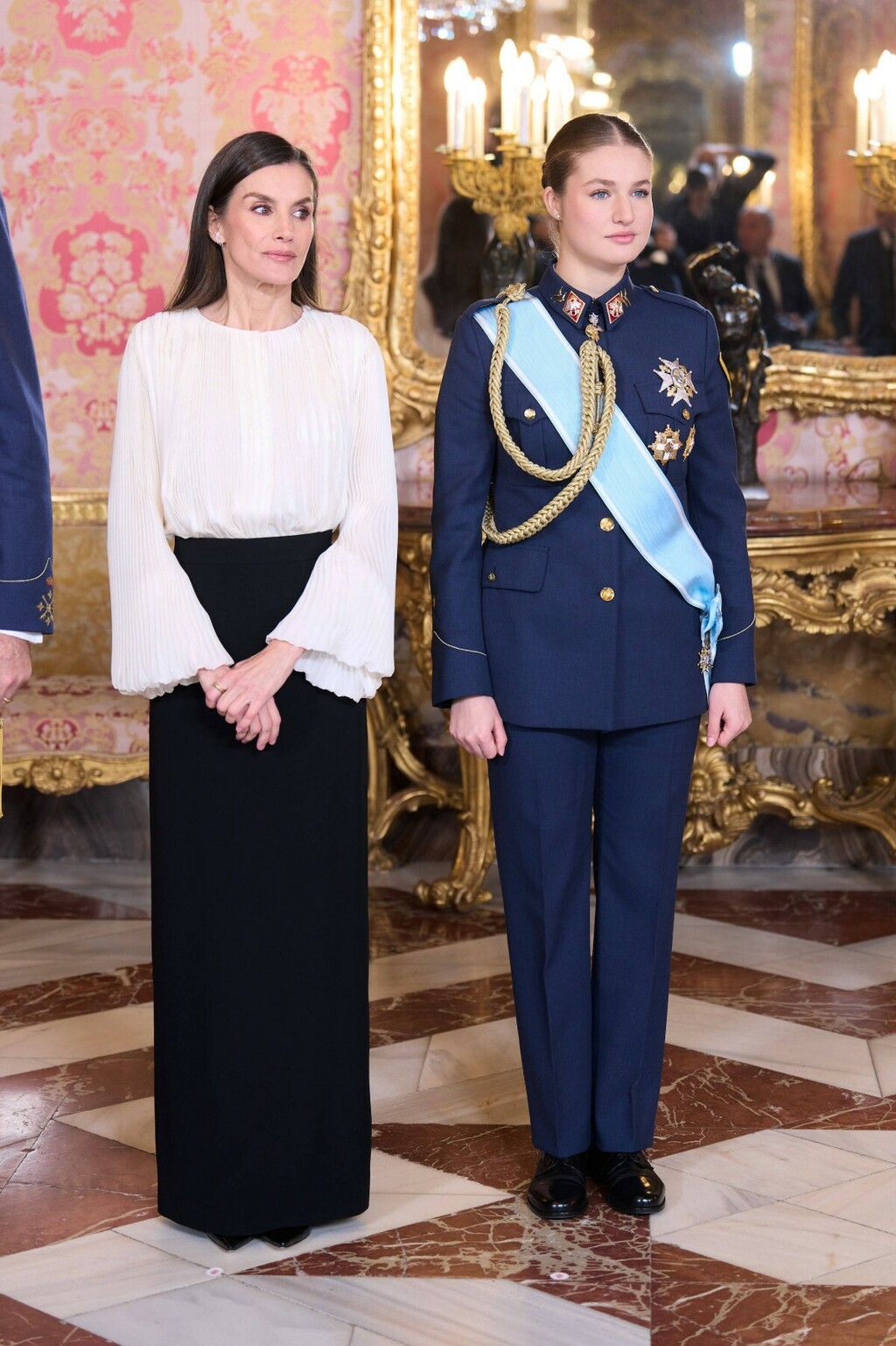 Kraljica Letizia u crno-bijelom izdanju