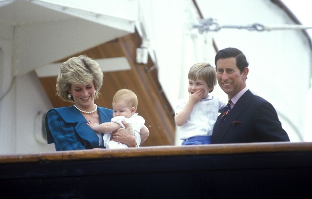 Kralj Charles III. i princ Harry - 4