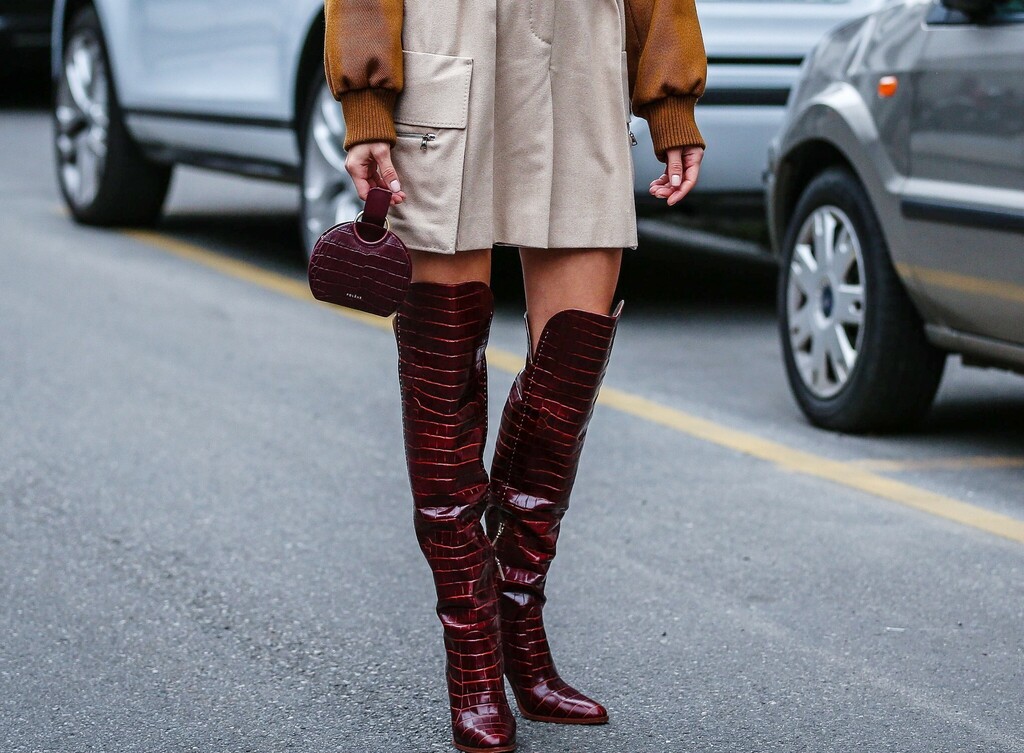 Čizme s krokodilskom teksturom