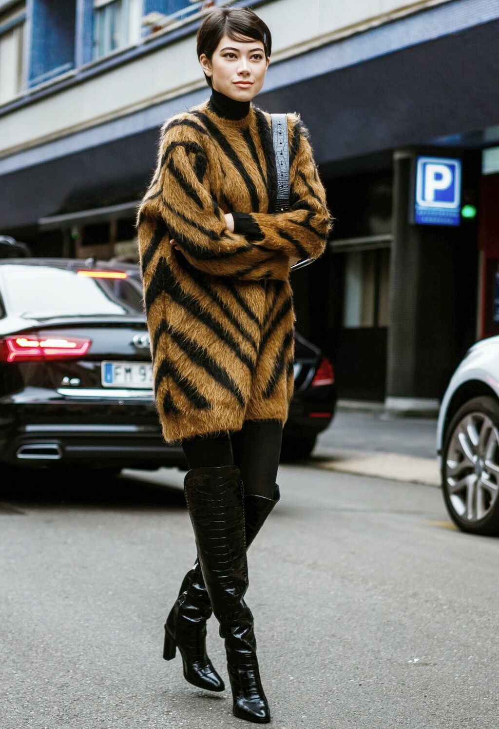 Čizme s krokodilskom teksturom